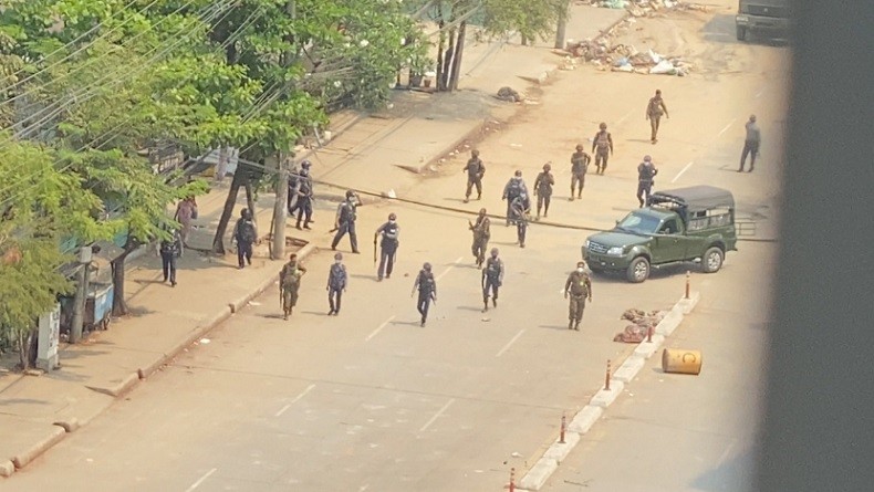Biadab, Aparat Myanmar Lepaskan Tembakan saat Pelayat Hadiri Pemakaman