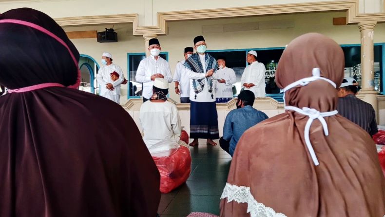 Gelar Sajadah Fajar, Bupati Bangka Tengah Galakkan Subuh Akbar