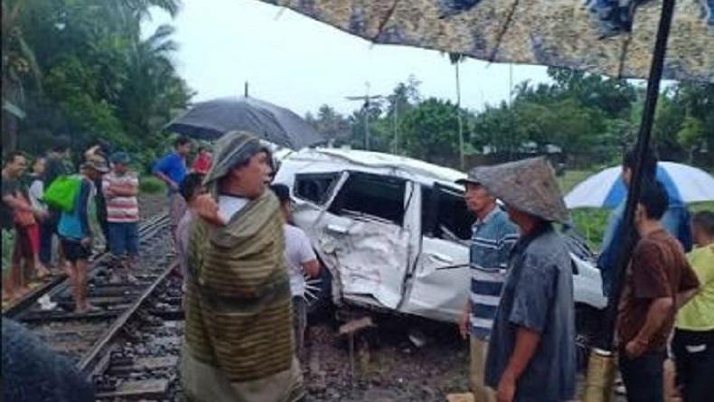 Kecelakaan Kereta Api Tabrak Honda Jazz di Lampung Utara, Pengemudi Tewas di TKP