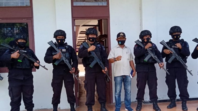 Polres Siagakan Personel di 4 TPS Rawan saat PSU Pilkada Teluk Wondama
