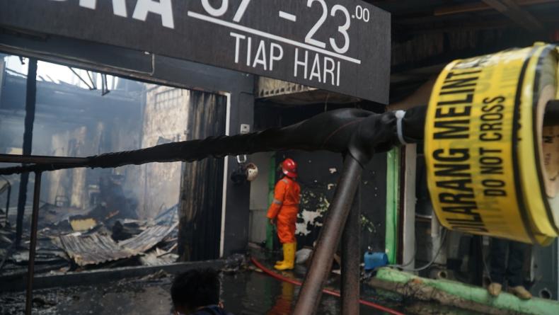 42 Orang Penghuni Apartemen Taman Sari Dievakuasi akibat Kebakaran