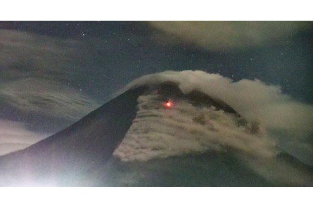  Senin Pagi Gunung Merapi Luncurkan 11 Kali Guguran Lava Pijar