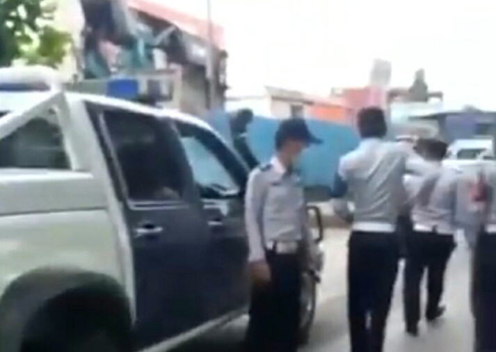 Viral Video Petugas Dishub Kabur saat Lihat Sopir Bawa Kamera HP