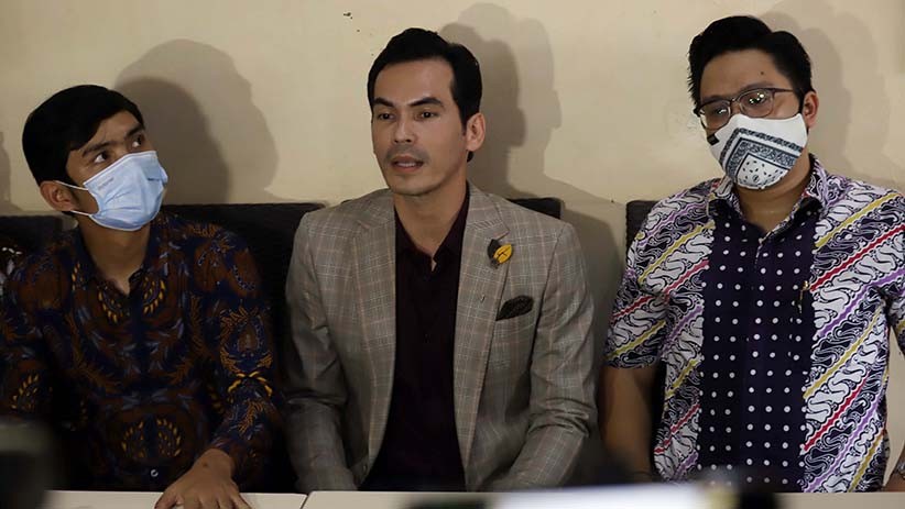 Film Atalarik Syah: Kumpulan Peran Paling Ikonik dari Aktor Gagah Sepanjang Masa!