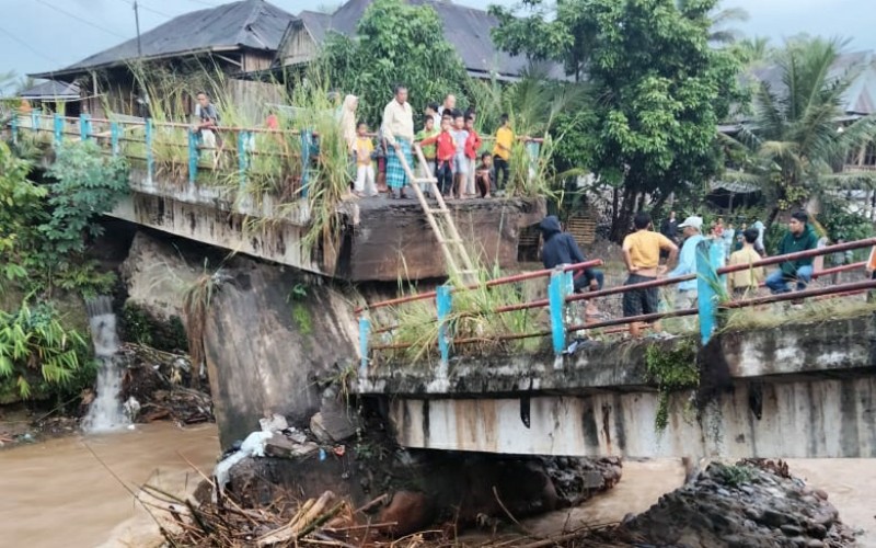 Pemprov Sumsel Segera Bangun Jembatan yang Ambruk Diterjang Banjir