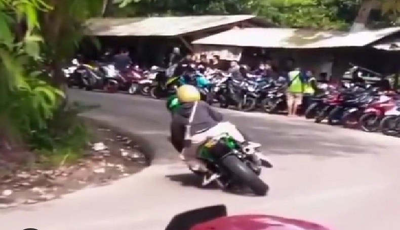 Ngakak, Valentino Rossi Indonesia Gagal Menikung, Netizen: Gaya sih Boleh, Gelo Jangan!