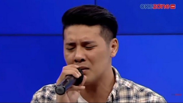 Vokalis Papinka Chevra Yolandi Bawakan Lagu Baru di HUT Okezone Ke-14 