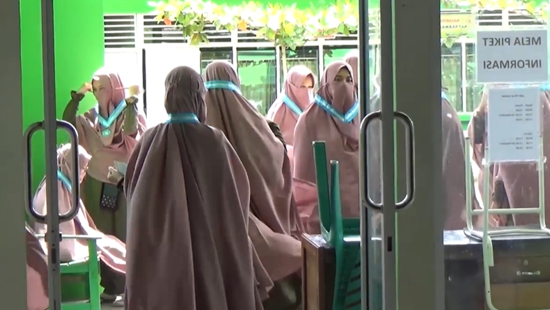 26 Guru dan Siswi SMA DAR El-Iman Padang Positif Covid-19