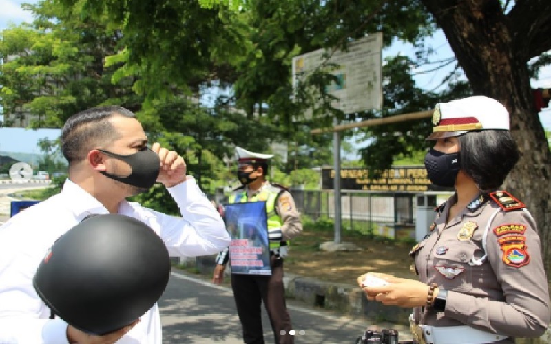 Artis Sultan Djorghi Disetop Polwan Cantik Iptu Rita, Netizen: Mau deh Kena Tilang