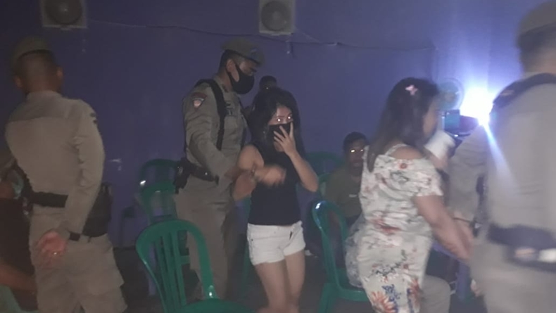 Razia Tempat Karaoke Jelang Ramadan, Satpol PP Padang Angkut 6 Perempuan