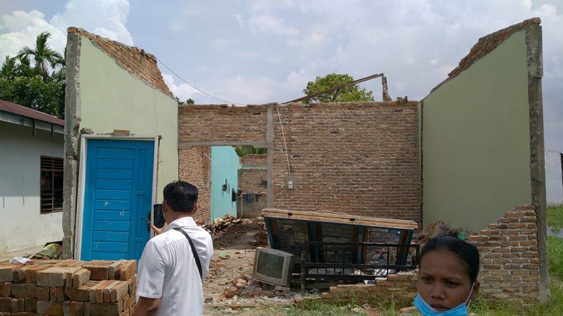 45 Rumah di Desa Amplas Rusak Diterjang Anging Puting Beliung