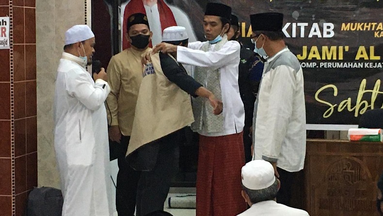 Lepas Temannya Berdakwah, UAS: Kalau Mau Dapat Sorban, Mengabdilah di Pedalaman 3 Bulan