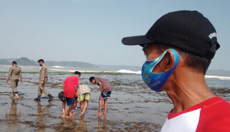 Selang 3 Jam, Dua Remaja Hilang Terseret Ombak di Pangandaran