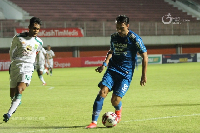Diwarnai 2 Kartu Merah, Persib Bandung Kalahkan Persebaya Surabaya
