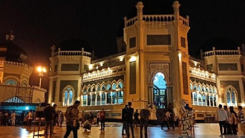 Salat Tarawih Perdana di Masjid Raya Medan, Jemaah yang Datang Meningkat