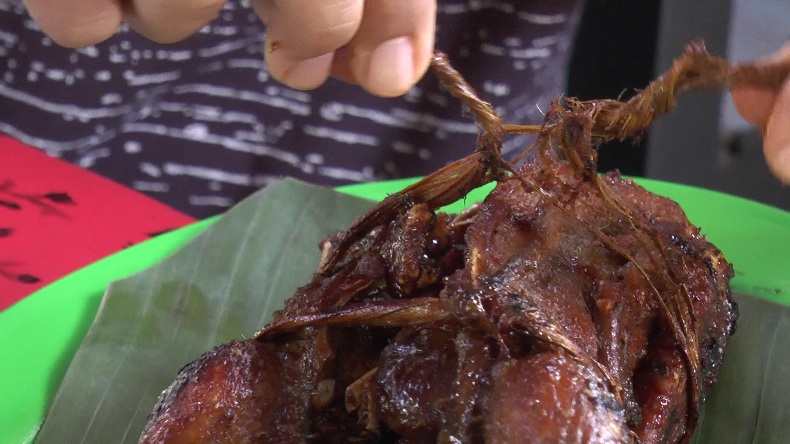 Sedapnya Bebek Bakar Plecing Khas Demak, Modifikasi Kuliner dari Lombok 