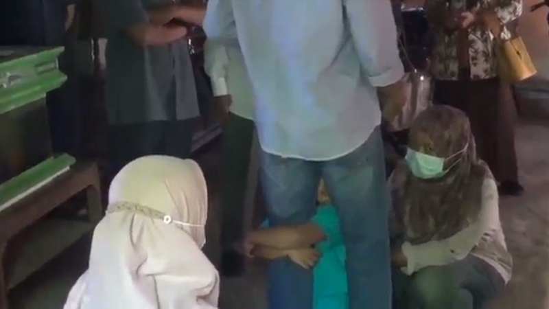 Eksekusi Pengasuhan Anak di Ngawi Dramatis: Aku Ingin Sama Ayah 