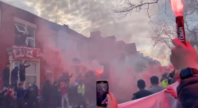 Liverpool Kutuk Aksi Suporternya Melempari Bus Real Madrid hingga Kaca Pecah