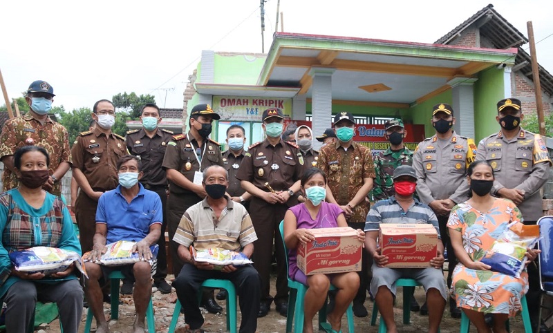 Kejati Jatim Kirim Bantuan untuk Korban Gempa di Malang dan Blitar 