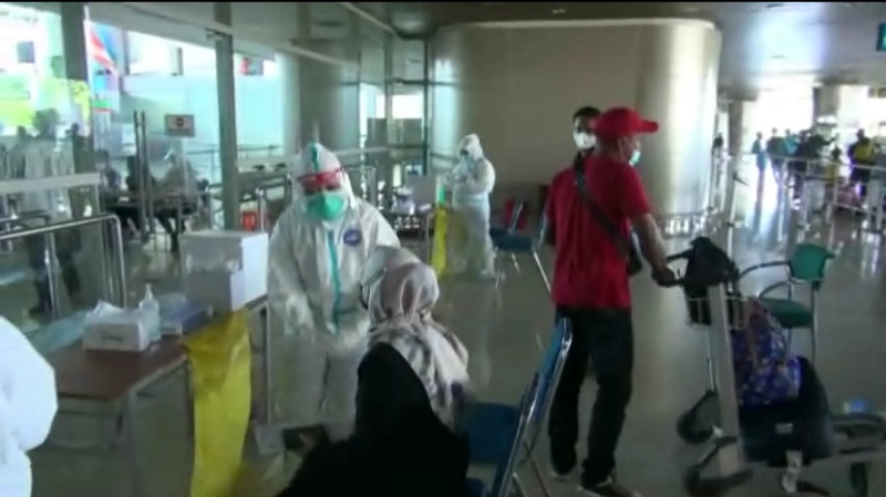 Lolos Pemeriksaan di Bandara Juanda, 9 TKI asal Blitar Positif Covid-19 