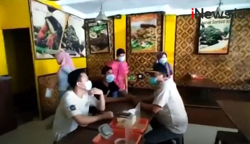Wagub DKI Sebut Satgas Wilayah hingga RT Berwenang Awasi Tempat Makan