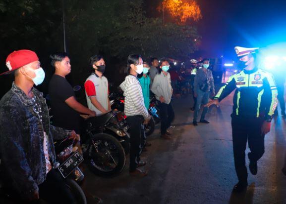 Polisi Amankan 120 Pebalap Liar di Mojokerto, Puluhan Motor Dikandangkan