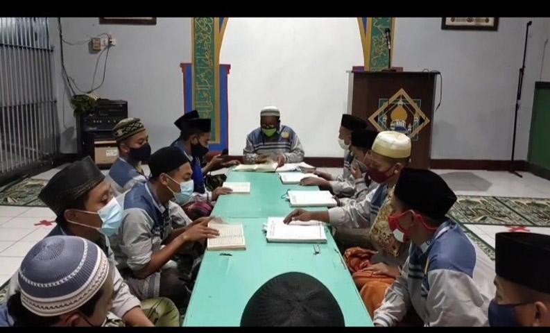 Penampakan Warga Binaan saat Mengikuti Pengajian dan Tadarus di Rutan Blora