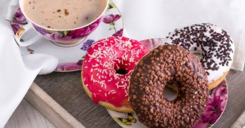 Buka Puasa dengan Makanan Manis Berlebihan, Ini Risiko yang Akan Mengintai  