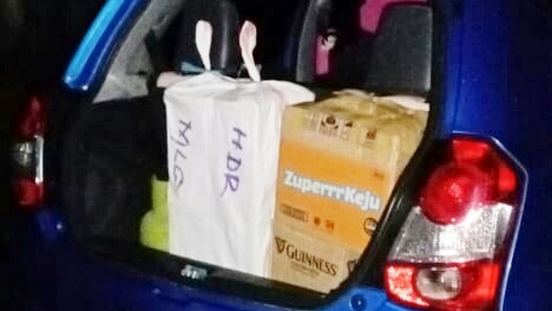 Polisi Sita Puluhan Botol Miras di Kafe Melonguane Barat