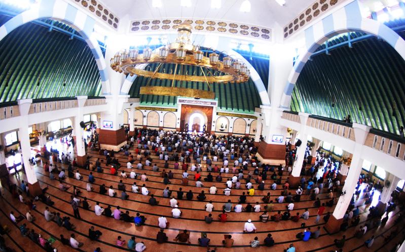 Wilayah Zona Oranye dan Merah di Jateng Dilarang Gelar Salat Idul Fitri Berjemaah 