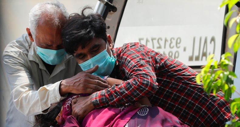 Dalam Sehari, Nyaris 400.000 Orang di India Positif Covid-19
