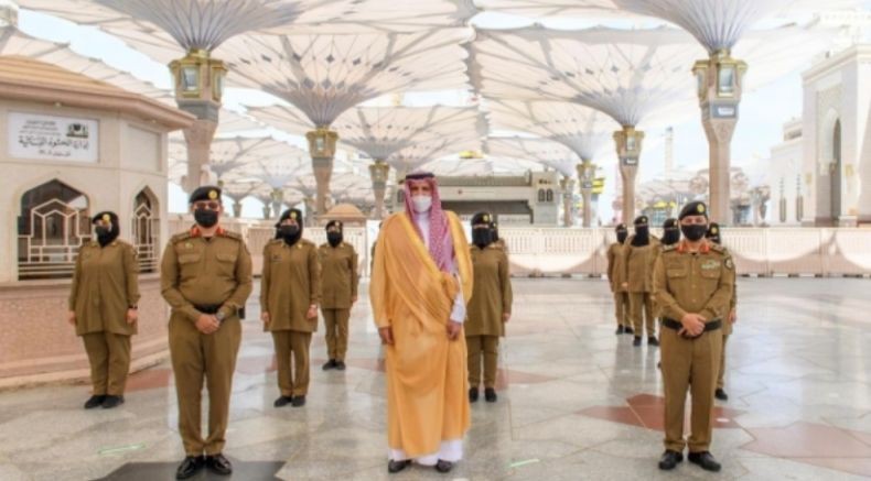 Masjid Nabawi Dijaga 99 Polwan