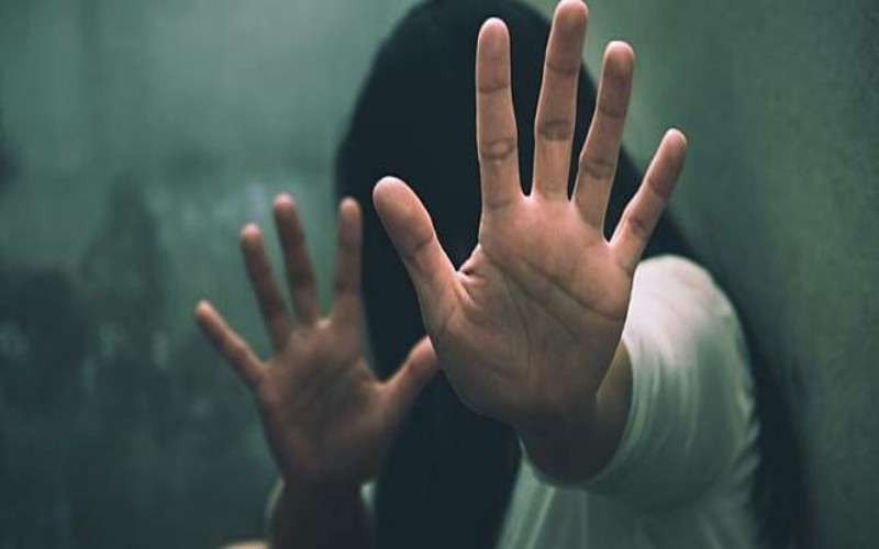 Guru Paksa Siswi Buka Celana untuk Membuktikan Haid  