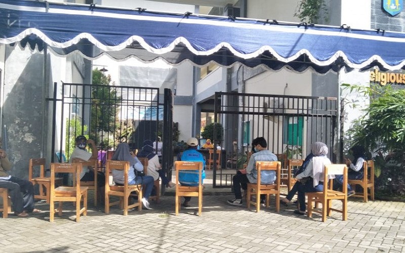 Tak Lagi Gunakan Sistem Online, Pengumuman Kelulusan Siswa Diberikan Lewat Surat