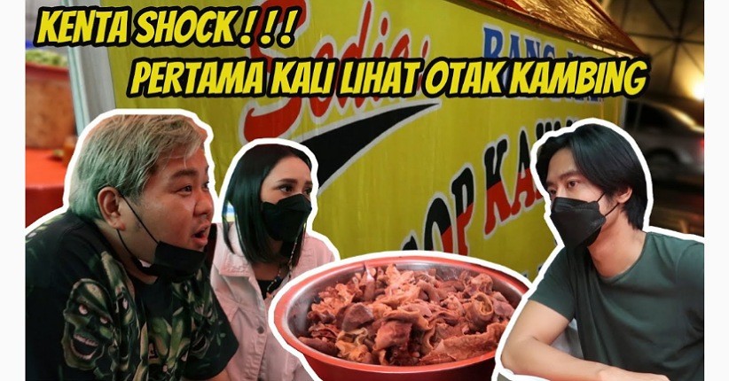 Kenta Kaget Pertama Kali Lihat Otak Kambing di Warung Sup Kaki