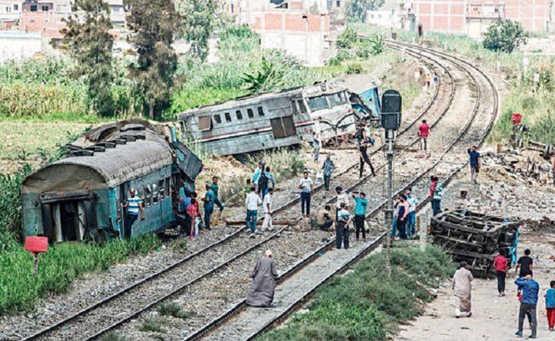 Gerbong Kereta Api Lepas dan Keluar Jalur, Penumpang Lompat Selamatkan Diri