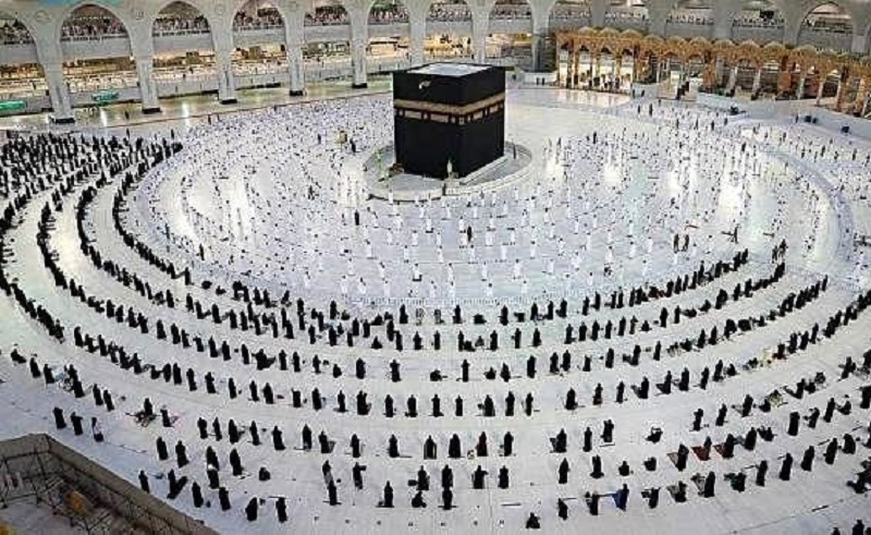 Diberi Cek Kosong untuk Diisi Sendiri tapi Ditolak, Berapa Gaji Imam Masjidil Haram?