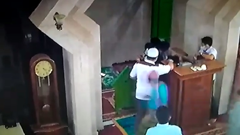 Dosen UIN Alauddin Meninggal Dunia saat Kultum di Masjid Baiturahman Muhammadiyah Makassar