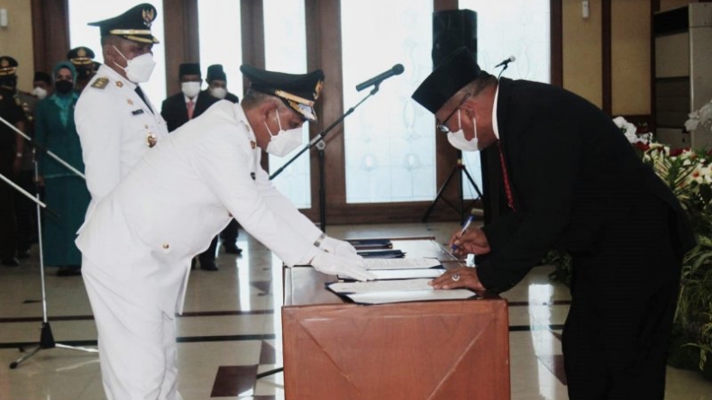 Dilantik Gubernur, Benjamin-Agustinus Resmi Jadi Bupati dan Wabup Maluku Barat Daya