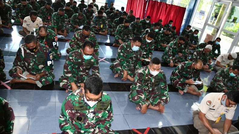 Prajurit Lantamal Makassar Gelar Sholat Gaib dan Doa Bersama untuk Korban KRI Nanggala 402