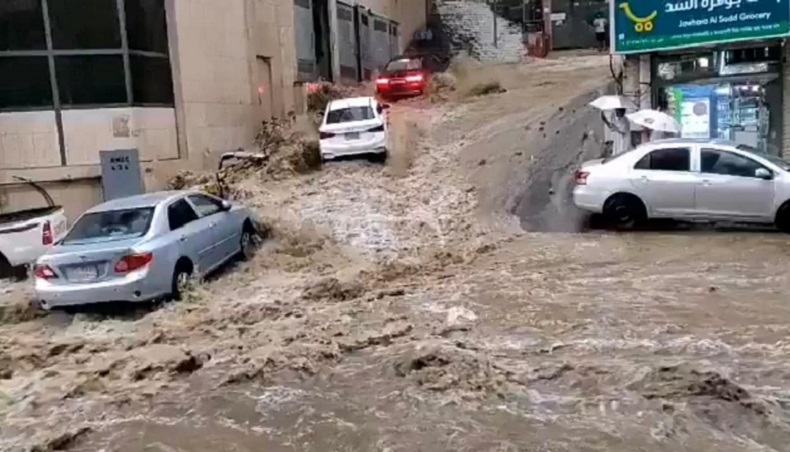 Makkah Dilanda Banjir, Ustaz Yusuf Mansur Serukan Muslim Baca Doa Tolak Bala