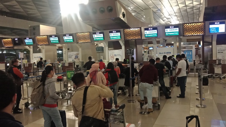 Awas Tertular, 2  WNA India Lolos Tanpa Karantina di Bandara