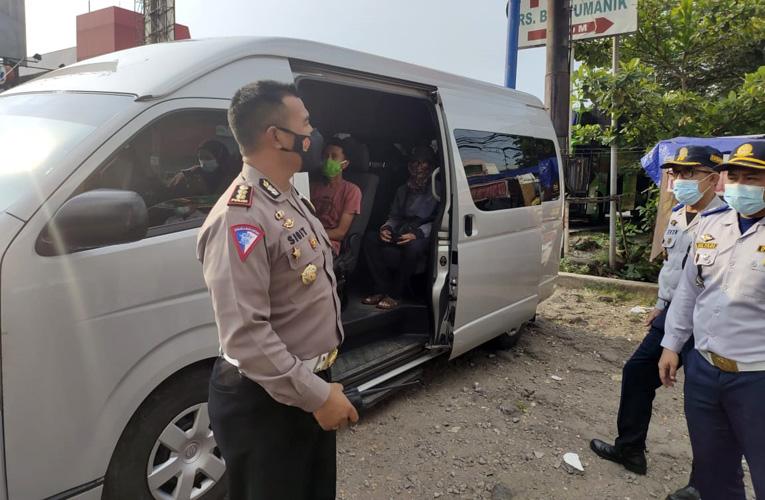 Penegakan Larangan Mudik, Satlantas Polrestabes Semarang Jaring  3 Travel Gelap