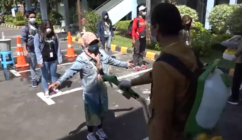 22 Pekerja Migran Pulang ke Jatim Positif Covid-19, Dikarantina di RS Lapangan