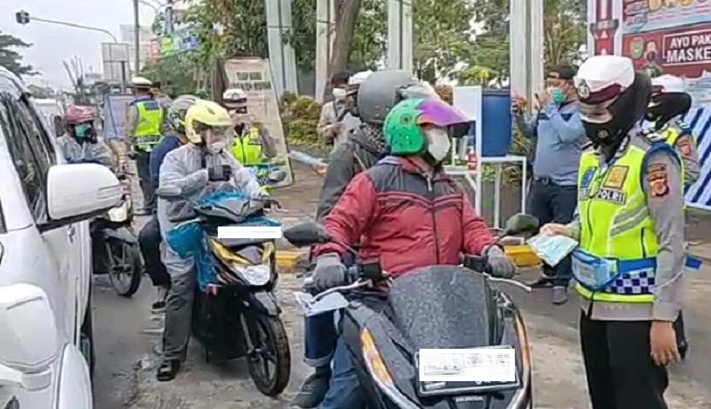 Pemudik di Jalur Pantura Cirebon Dirapid Tes di Tempat, Positif Langsung Karantina