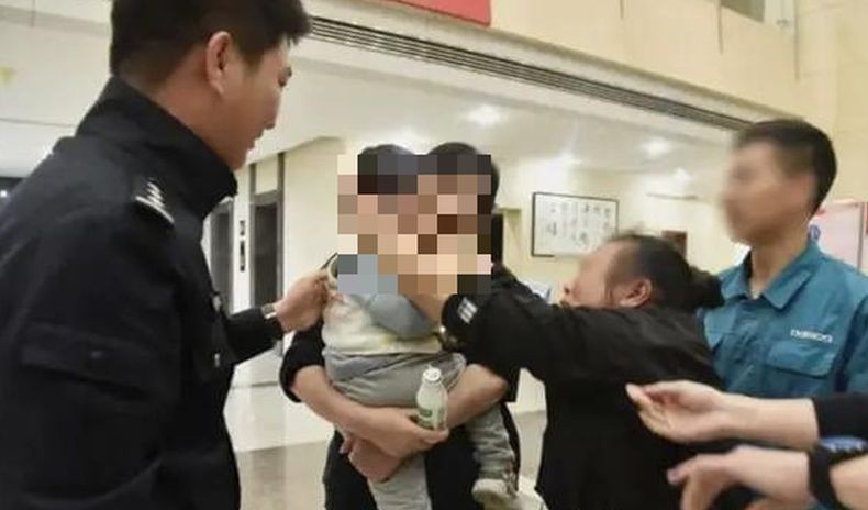 Keterlaluan, Pria Ini Jual Anak lalu Uangnya untuk Jalan-Jalan dengan Istri Baru