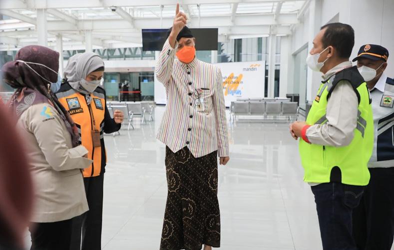 Penumpang Positif Covid-19 Lolos Terbang dari Semarang ke Pangkalan Bun, Ganjar Berang