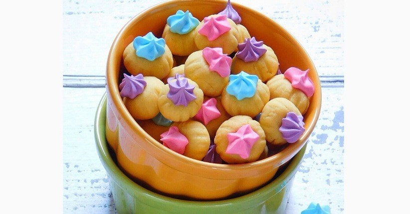 Mengenal Biskuit Gem Rose, Camilan Legendaris Khas Lebaran