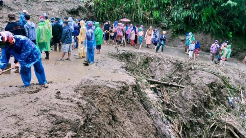 Diterjang Banjir Bandang, Ladang Warga Agam Terendam