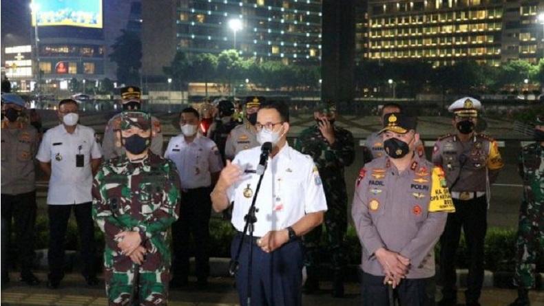 Anies Puji Warga Jabodetabek yang Tak Mudik sebagai Pejuang Melawan Covid-19
